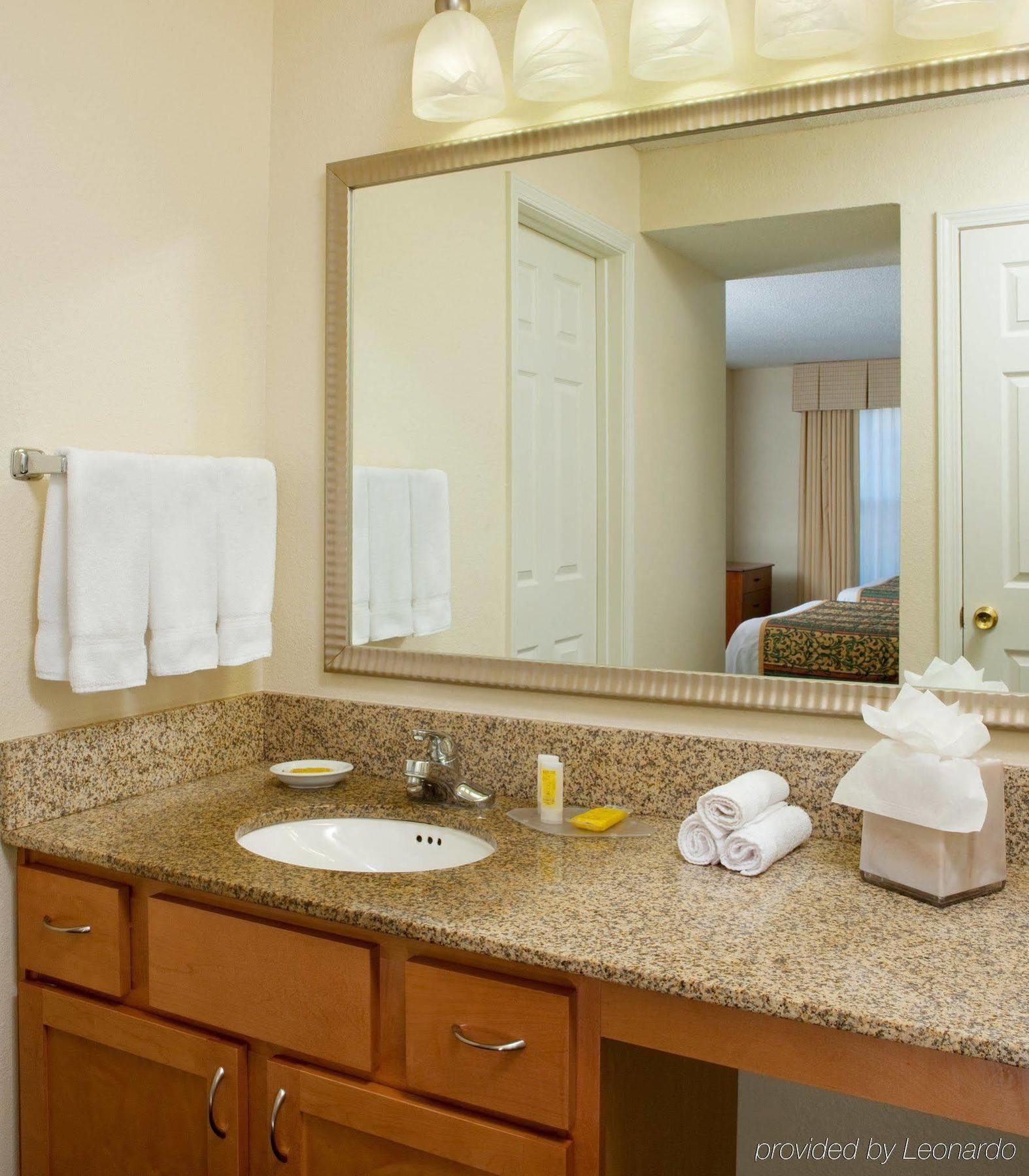 Residence Inn Kansas City Downtown/Union Hill Bagian luar foto
