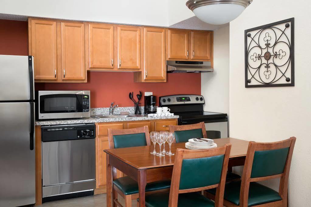 Residence Inn Kansas City Downtown/Union Hill Bagian luar foto