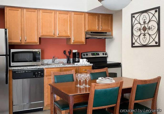 Residence Inn Kansas City Downtown/Union Hill Bagian luar foto